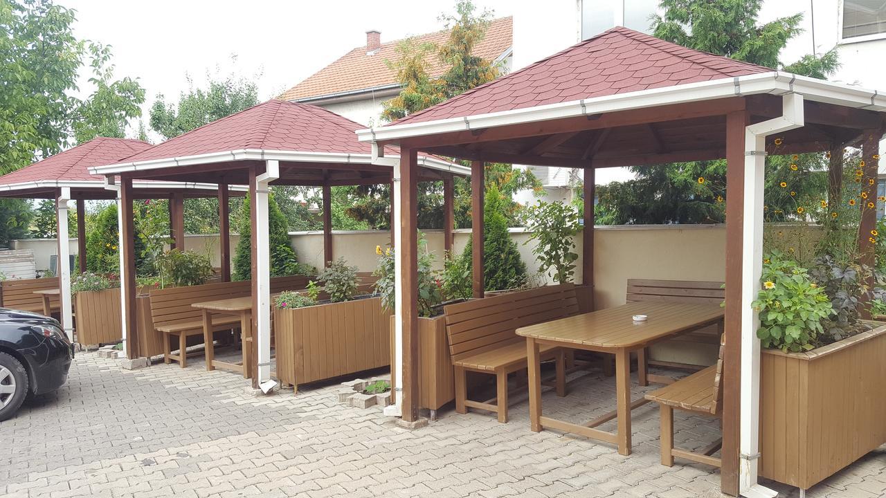 Hotel Satelit Kumanovo Exterior foto